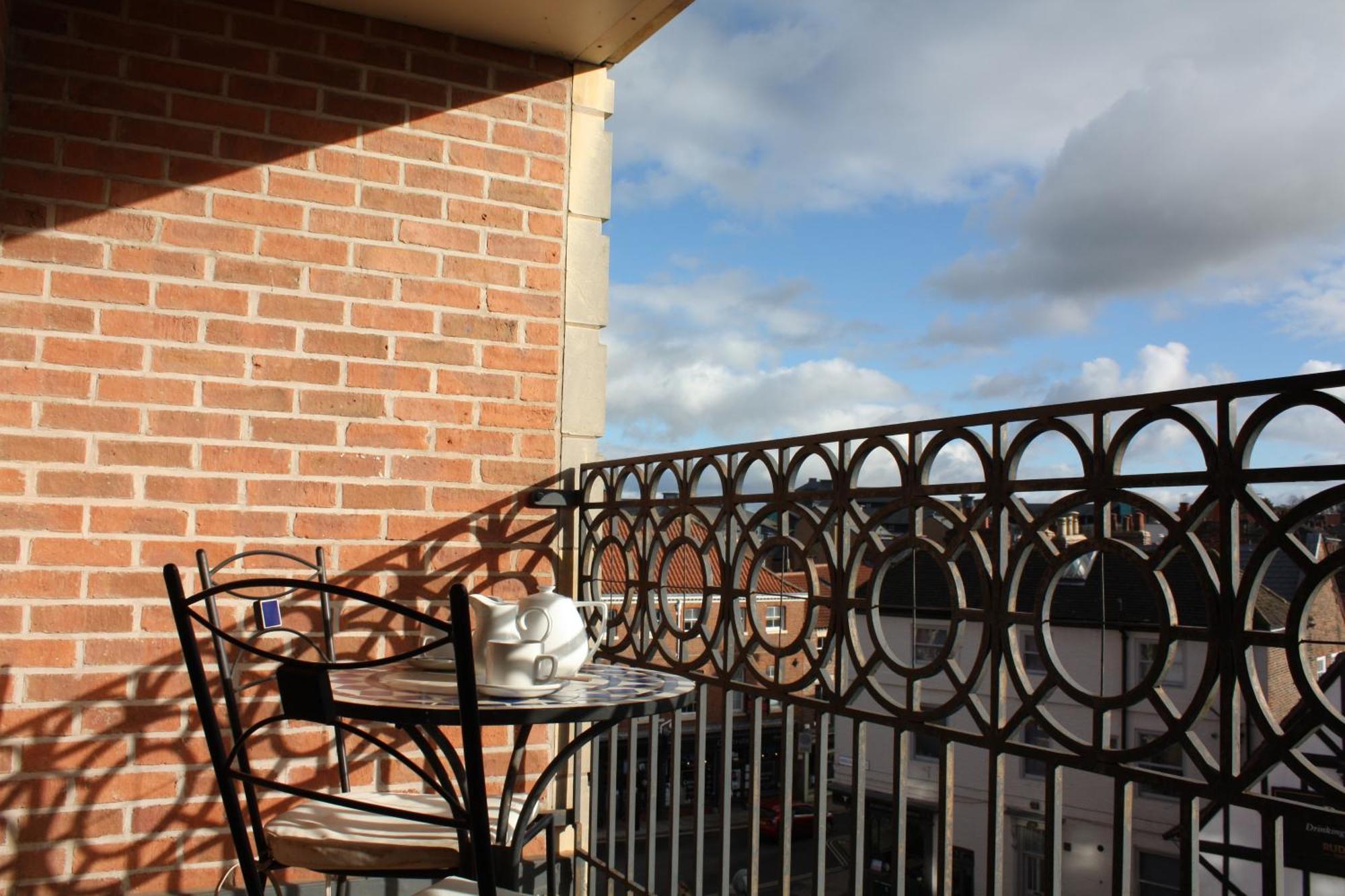 Merchants Place Apartment York Exterior photo
